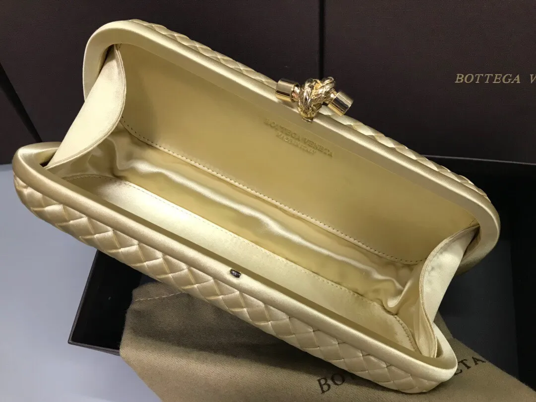 Style No. (8651), upgraded version of full silk evening bag inside and outside~~~INTRECCIATO woven IMPERO STRETCH KNOT clutch bag, hand-woven silk, smooth satin piping, Intrecciato engraved metal buckle, silk satin lining. Large size: 25cm*10cm*5cm